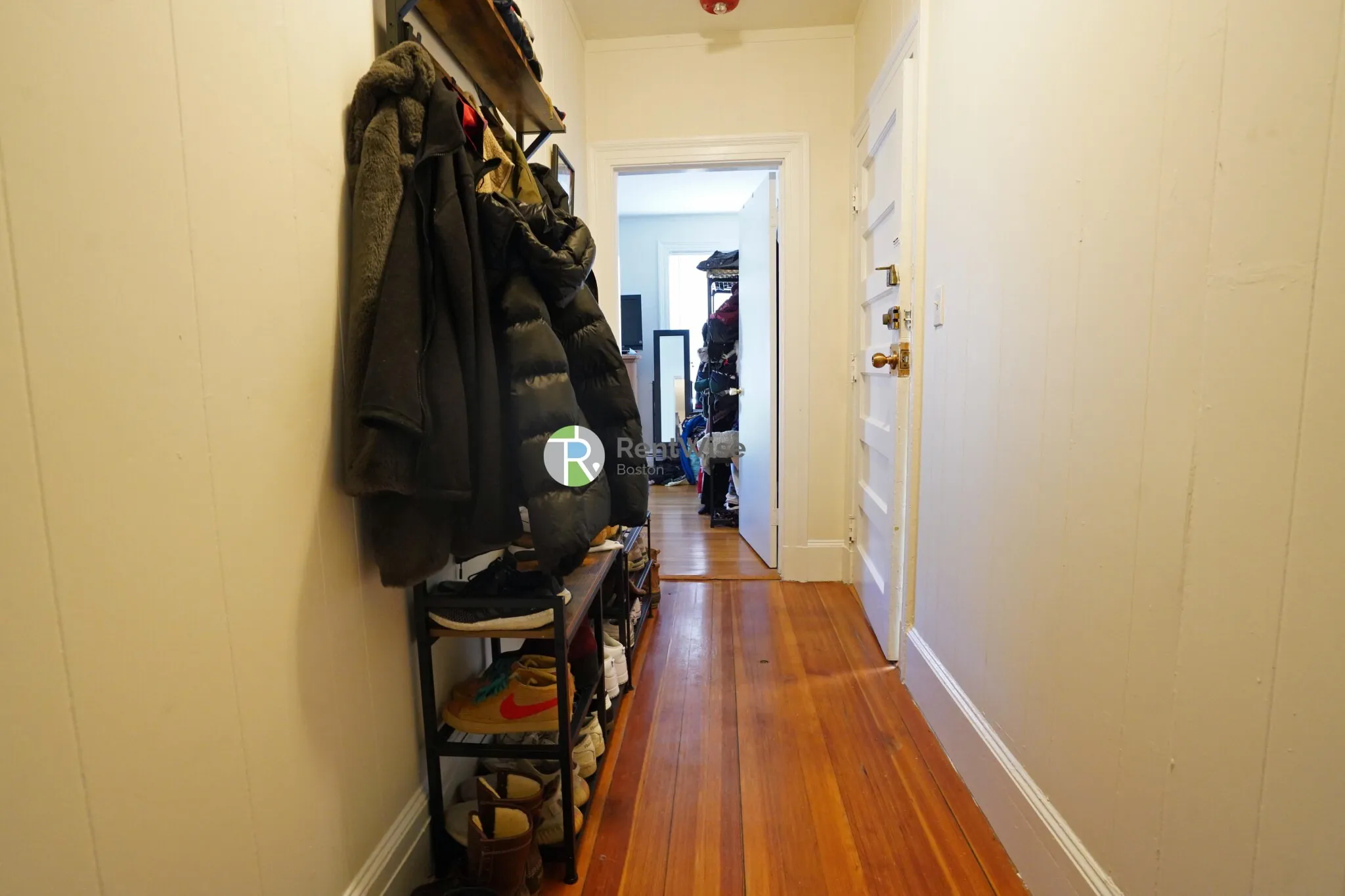 5 Ashford Ct, Allston