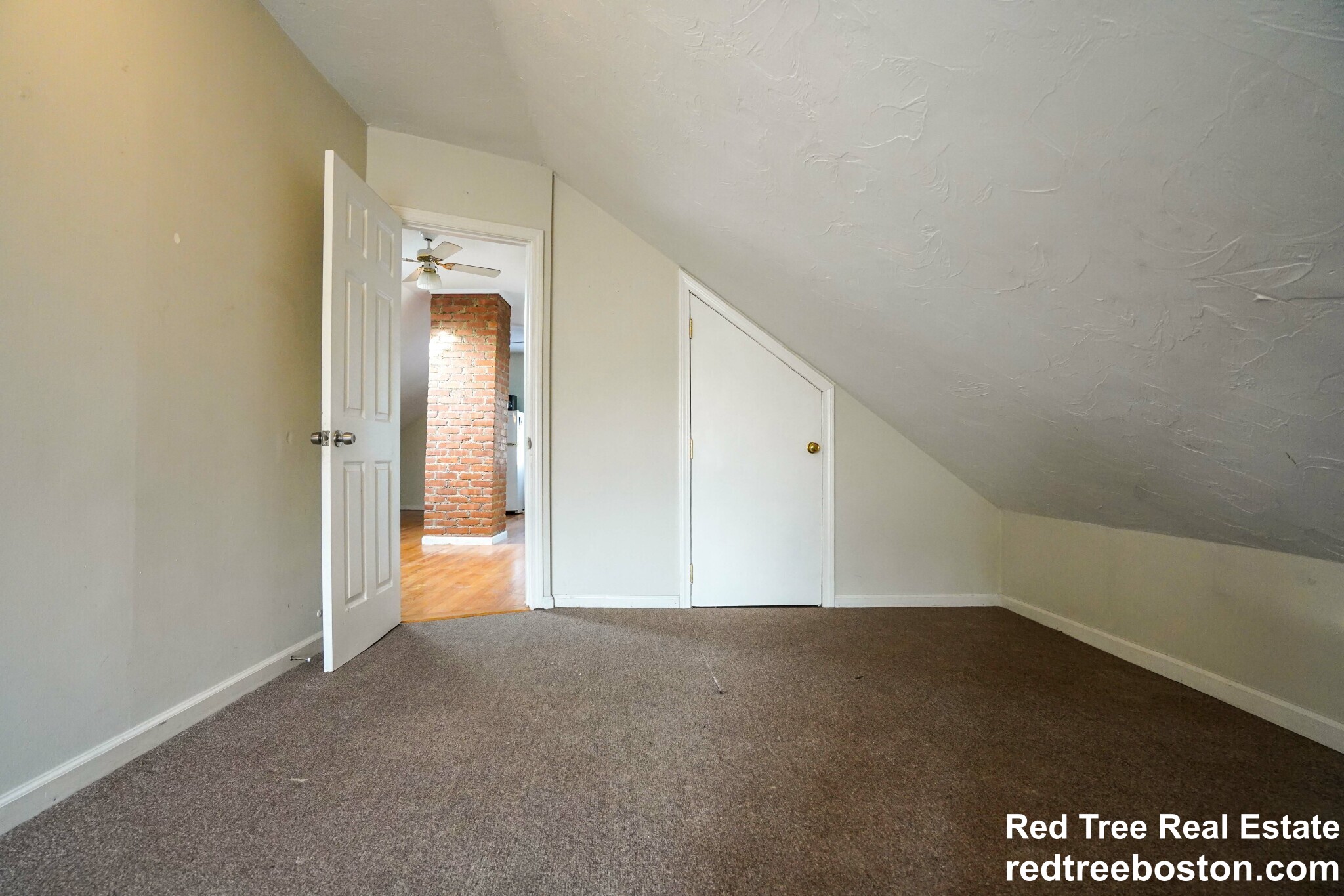 24 Oak Square Ave, Oak Square