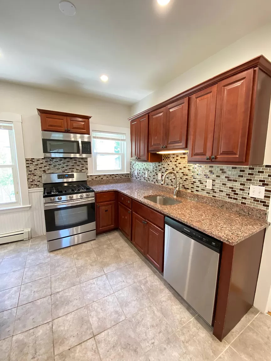2 bed, 1 bath apartment for rent at 126 Winsor Ave Unit 1, Watertown — photo 5 of 12