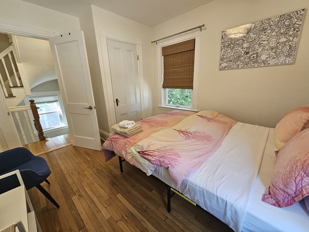 21 Edge Hill St, Jamaica Plain