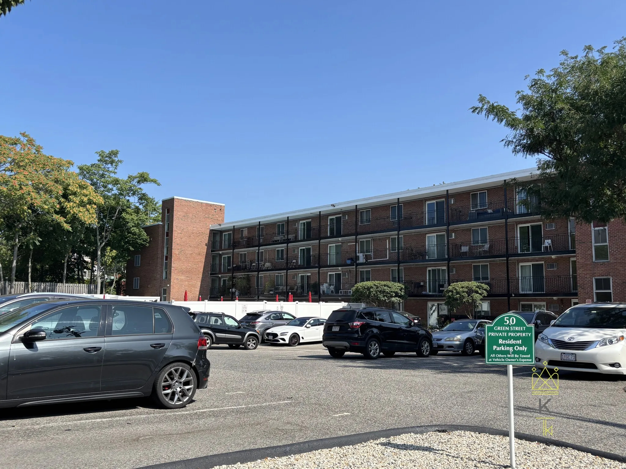 50 Green St, North Brookline