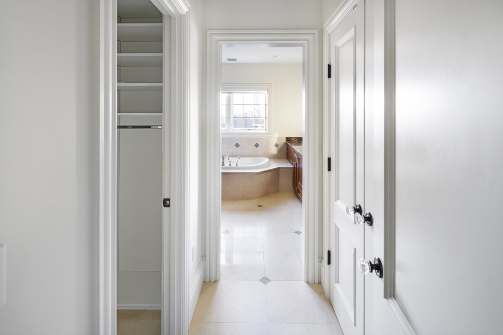 72 Drumlin Rd, Newton