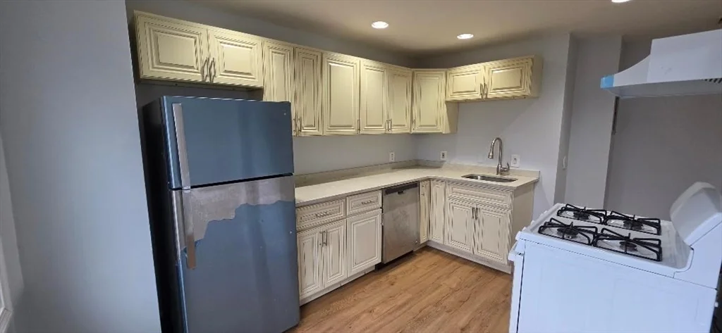 15A Linden St, Allston