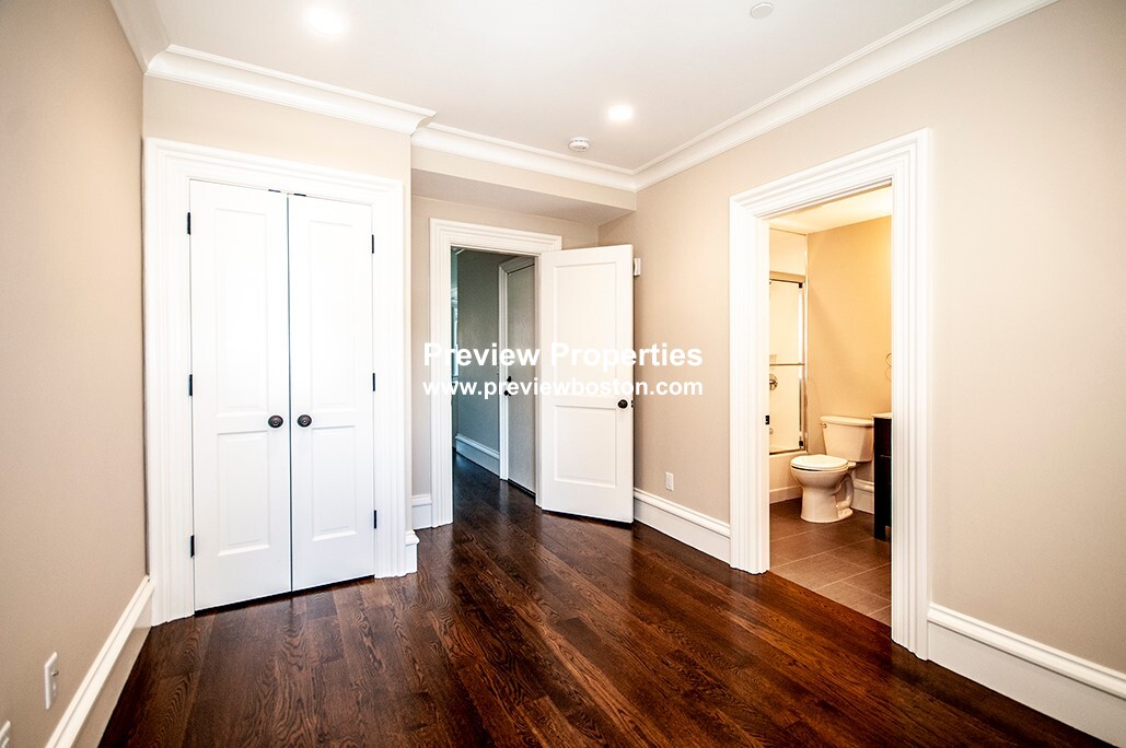 11 Alton Pl, Coolidge Corner