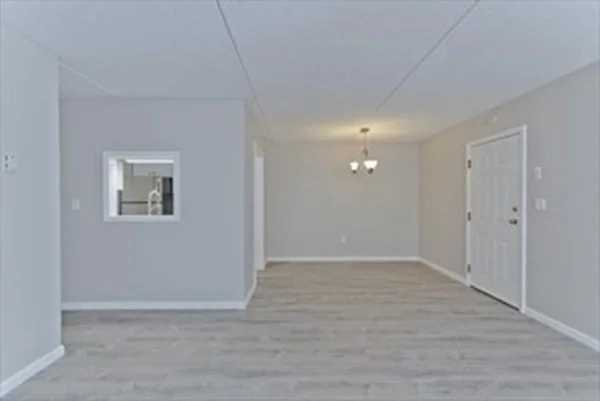 14 Maple Crest Cir, Holyoke