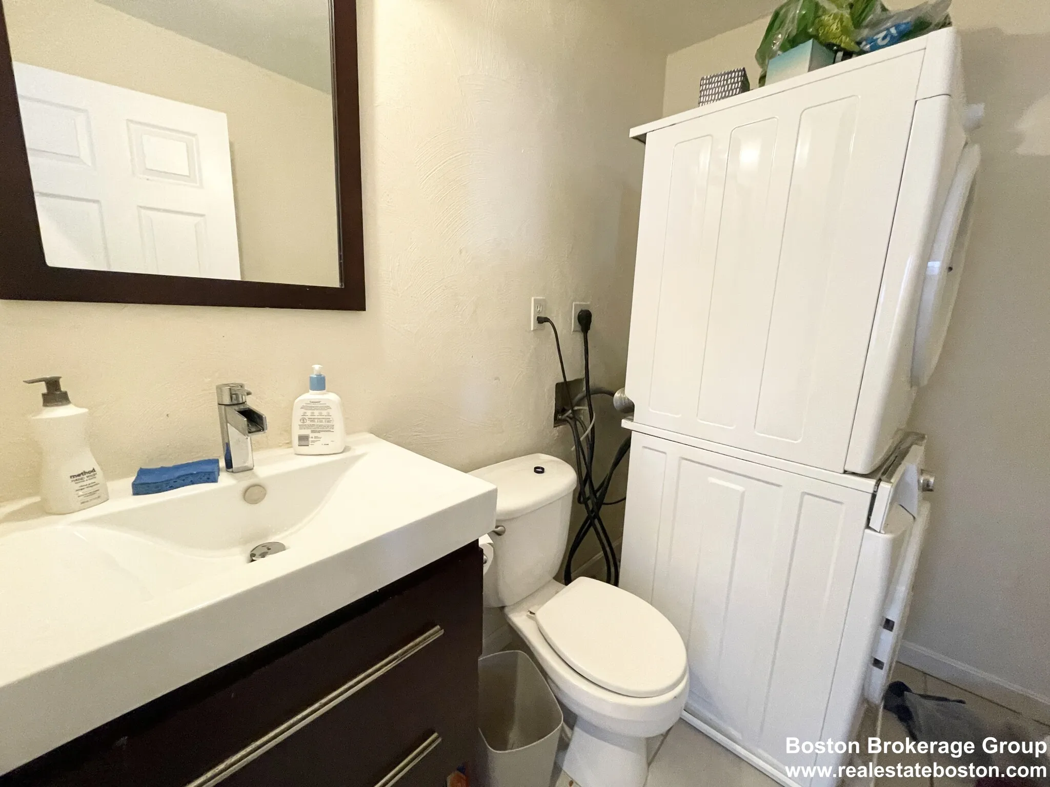 7 Iroquois St, Mission Hill