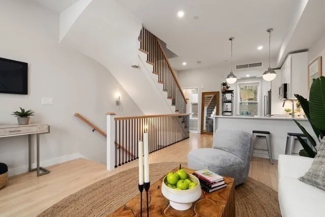 174 Fisher Ave, Mission Hill