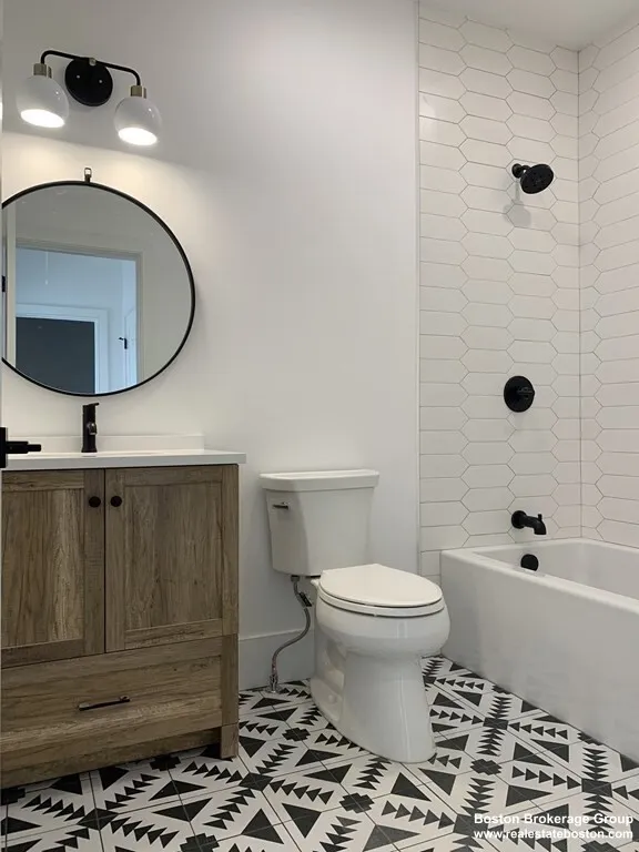 7 Sharon Ave, Auburndale