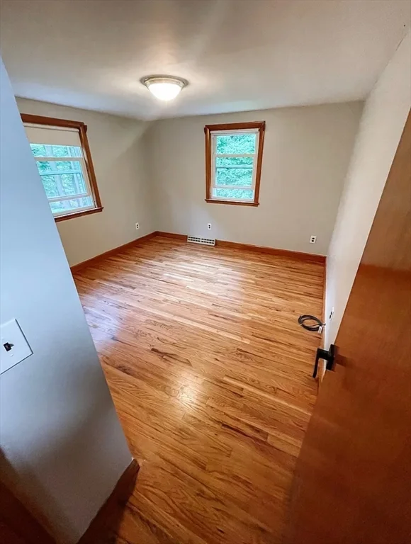 2 Bow St, Plainville