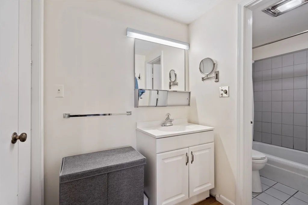 260 Beacon St, Back Bay