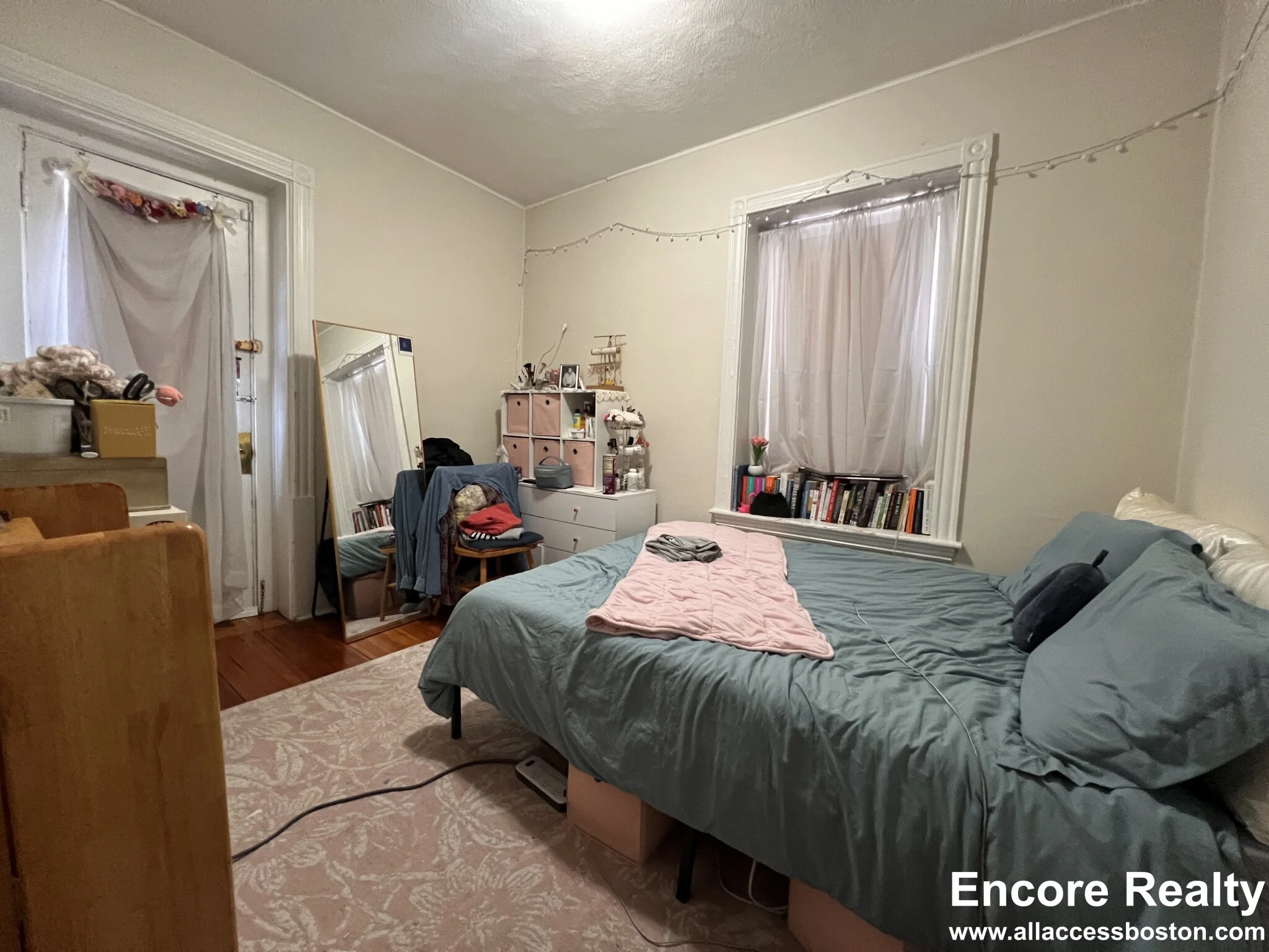 1589 Beacon St, Brookline