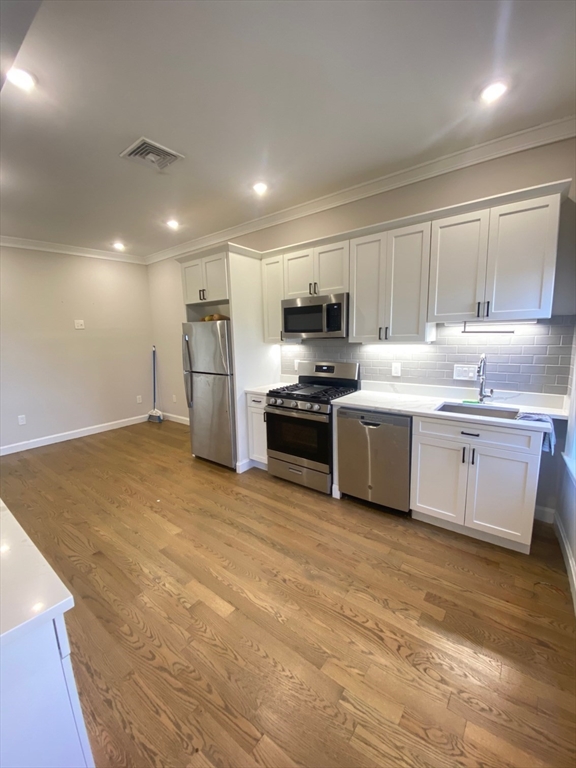 46 Sheridan St, Jamaica Plain