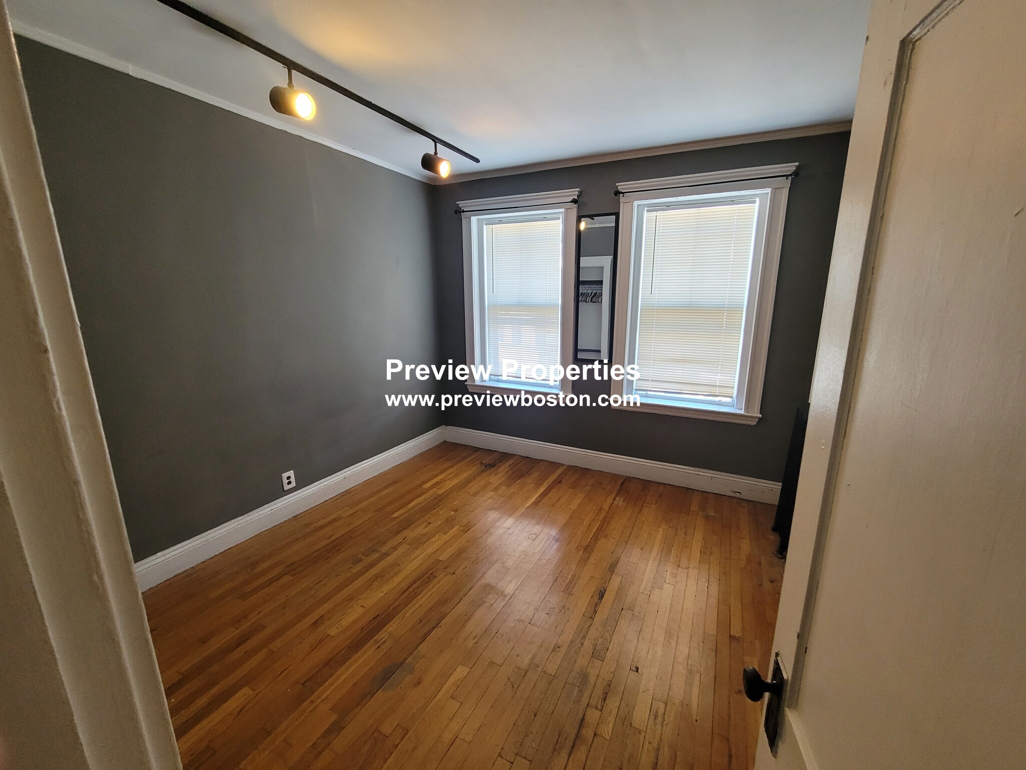 1572 Commonwealth Ave, Brighton