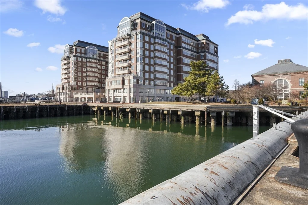 197 Eighth St, Charlestown