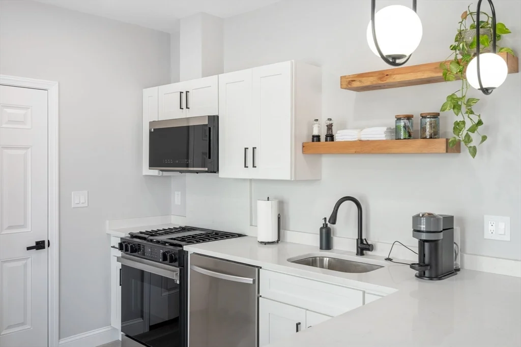 35 Sagamore Ave, Chelsea