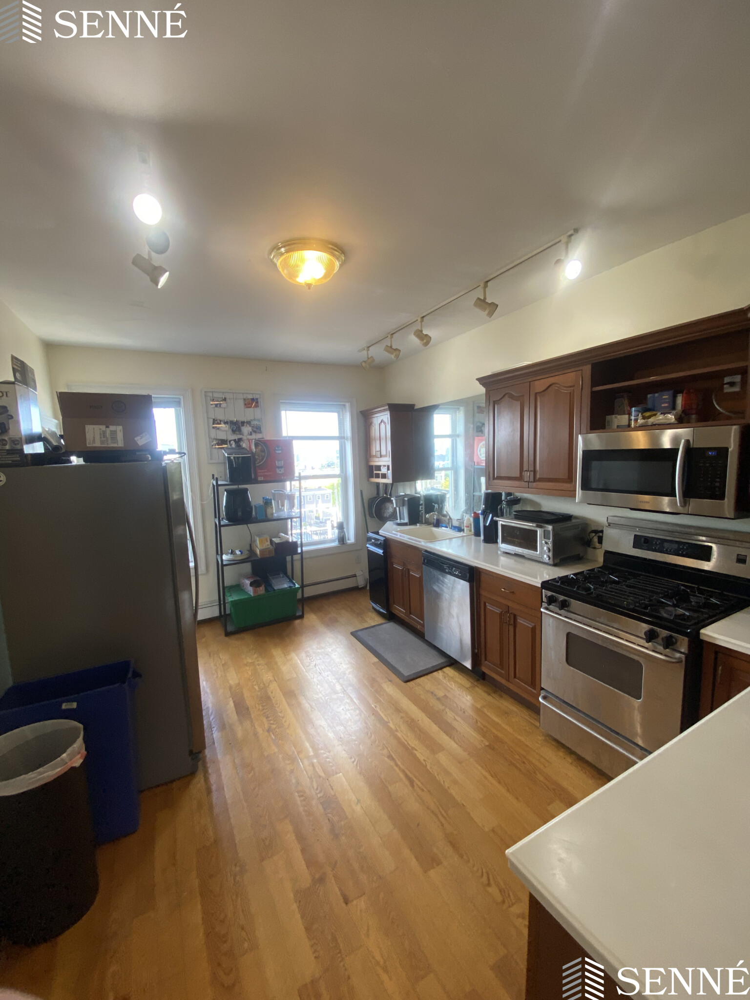 554 East Broadway, South Boston