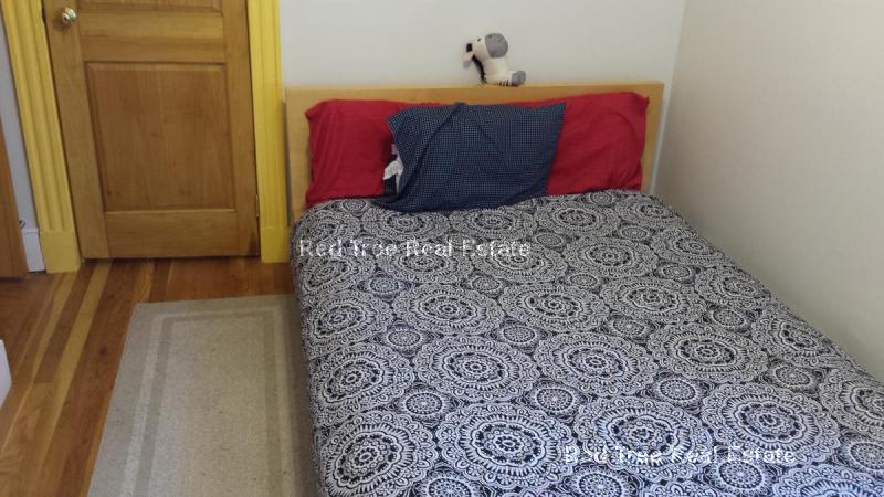 127 Cedar St, Roxbury