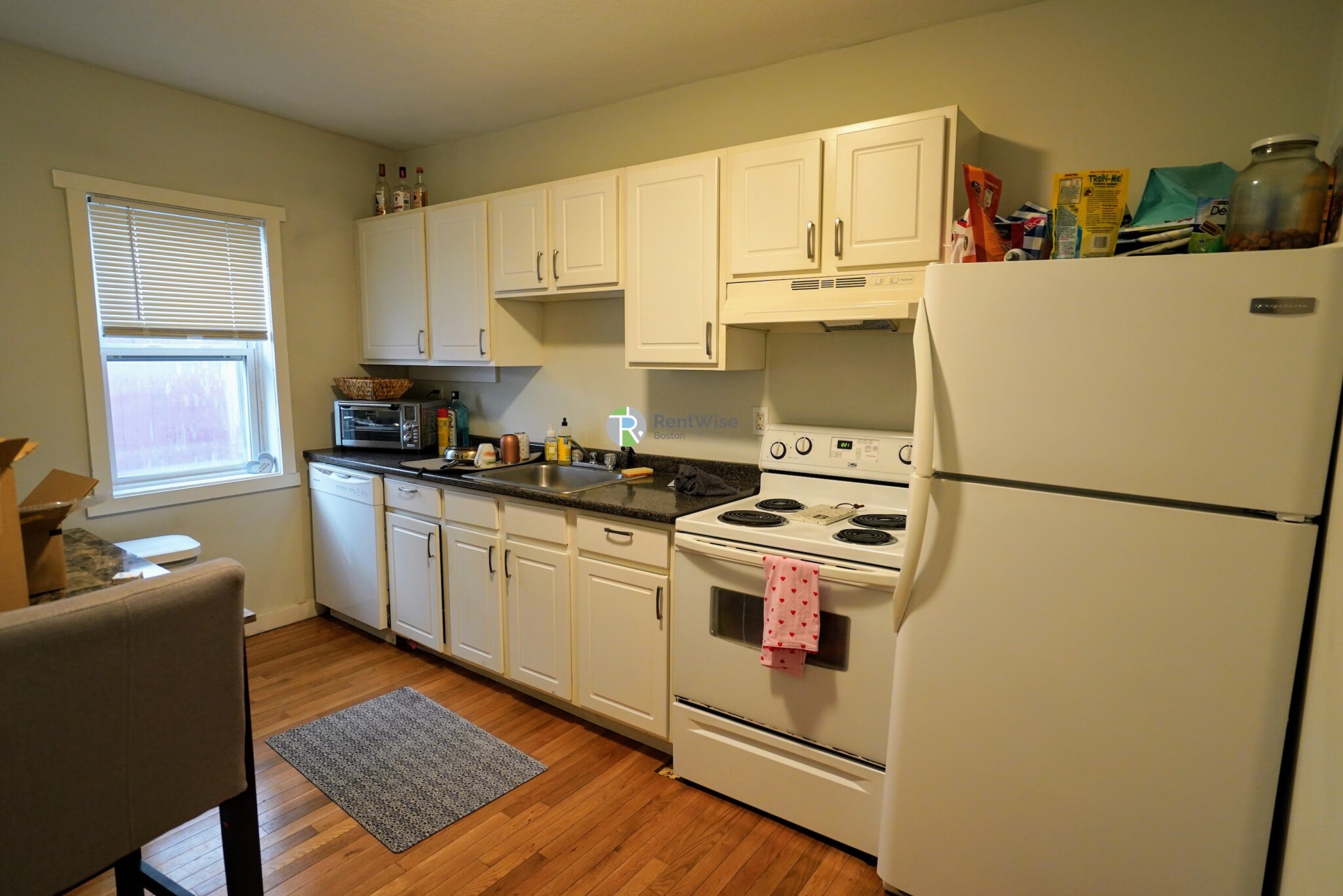 3 Schrepel Pl, South Boston