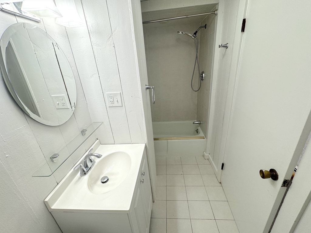 216 Harvey St, North Cambridge