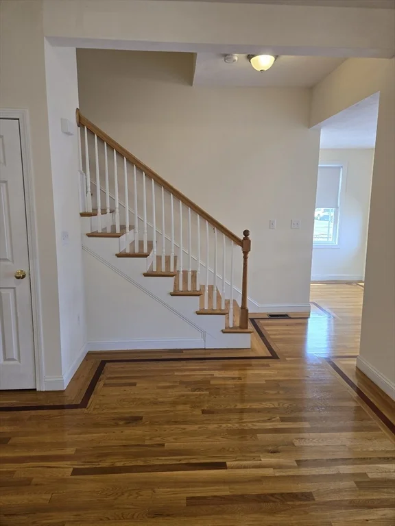 569 Adams, East Milton