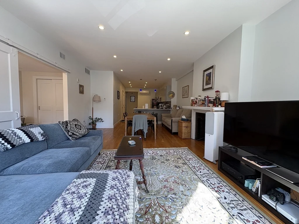 175 Newbury St, Back Bay