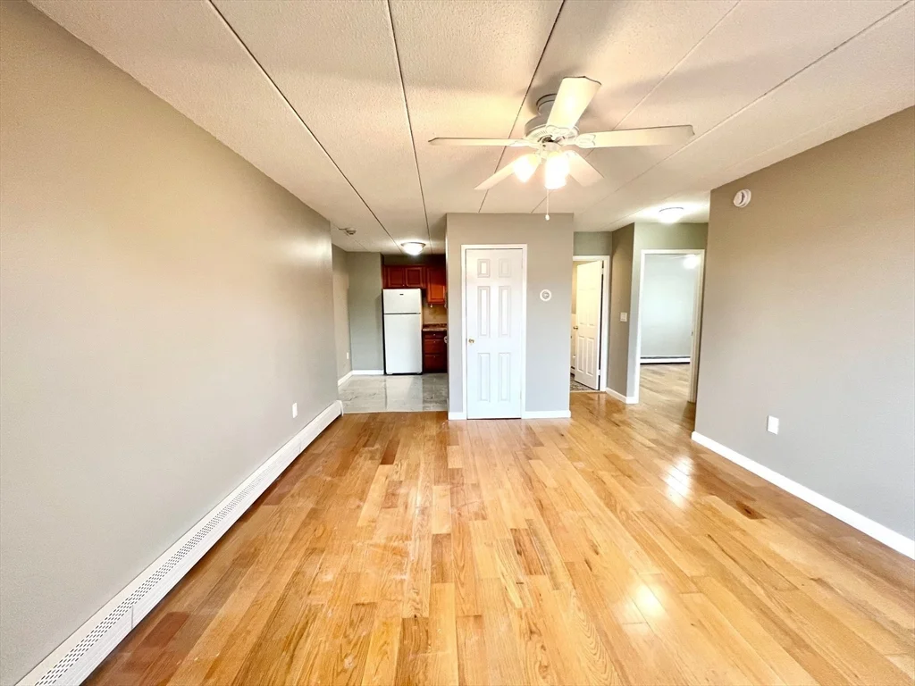 4 Hawes St, Revere