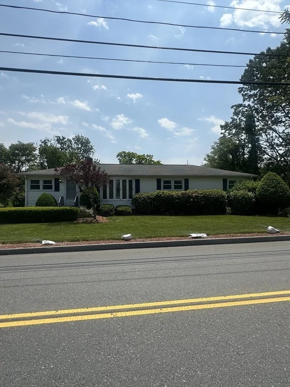 585 Burncoat St, Worcester