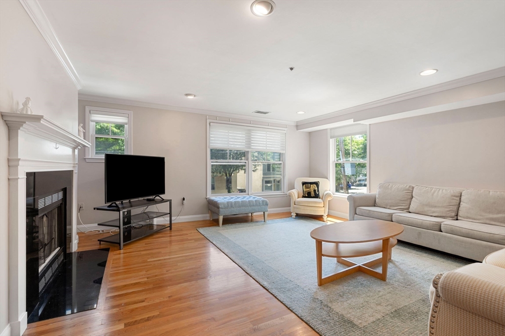 249 Cypress St, Brookline