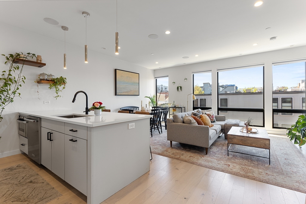 340 W 2nd St, South Boston