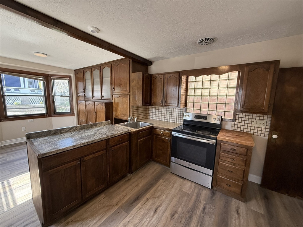 68 Court St, Plymouth