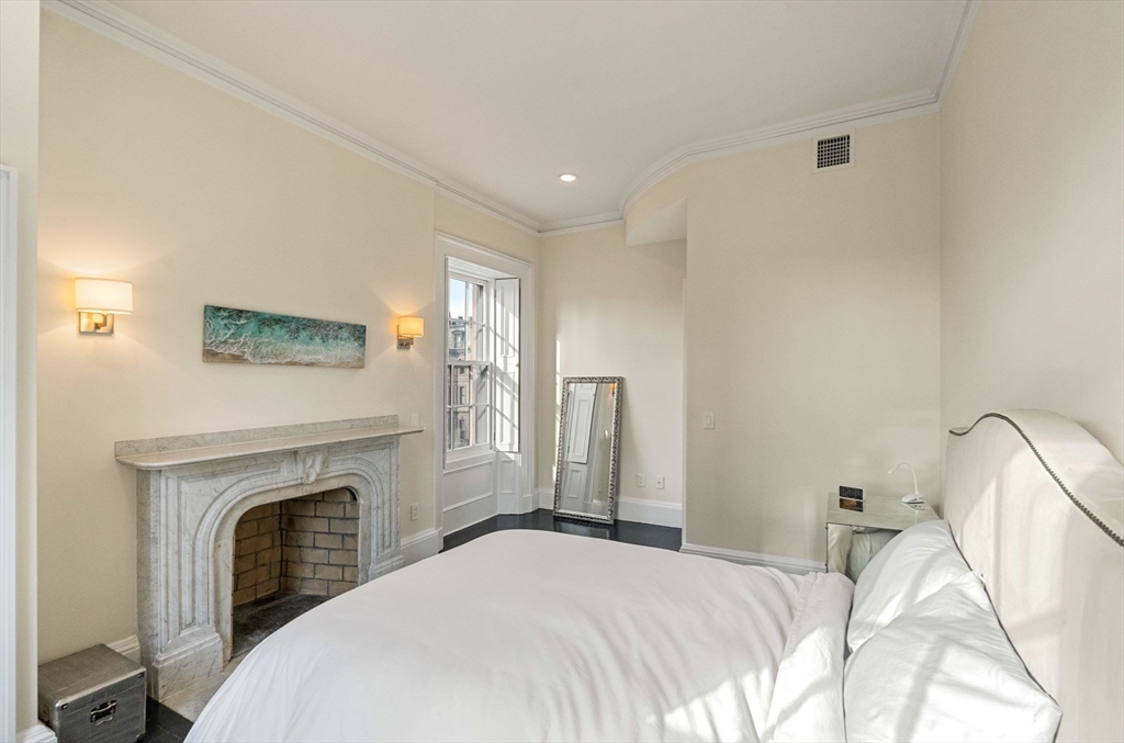 285 Clarendon St, Back Bay