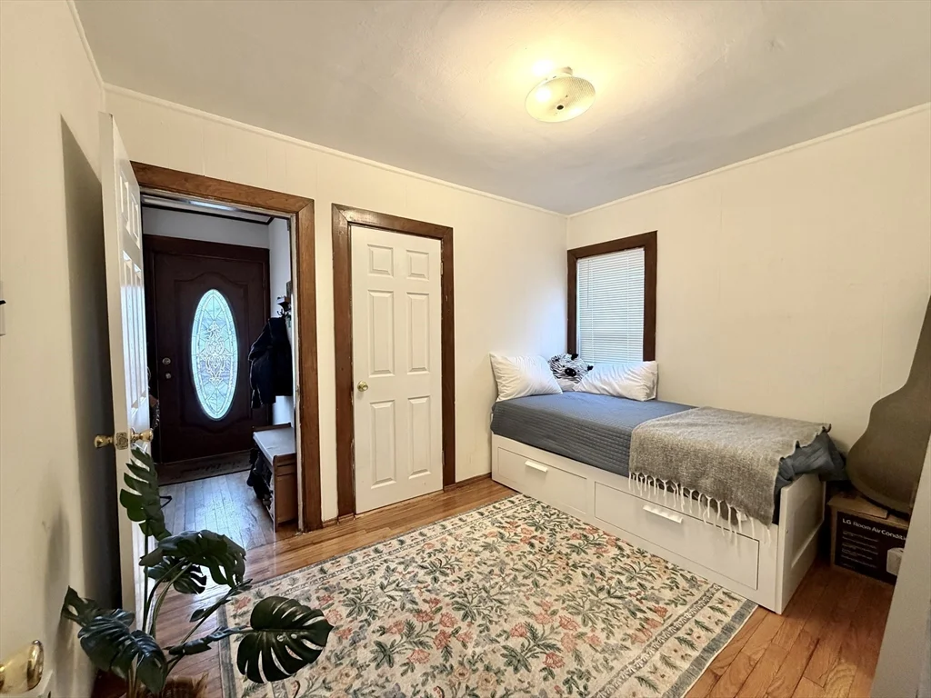 3 Goldsmith Ave, Tufts University