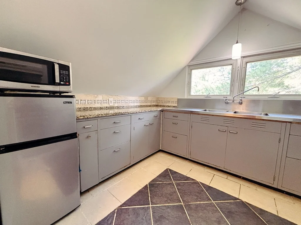 19 Maple St, Uxbridge