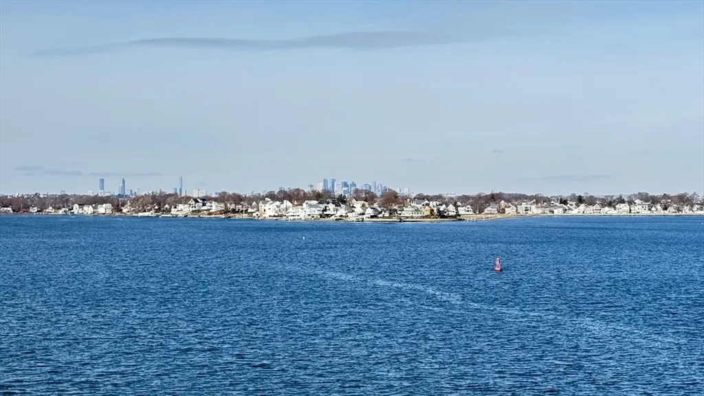 85 Regatta Rd, North Weymouth