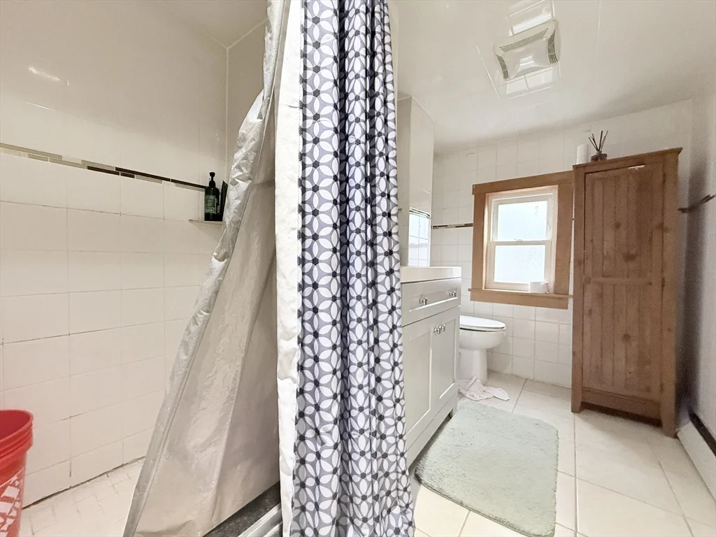142 Abbott St, Lawrence