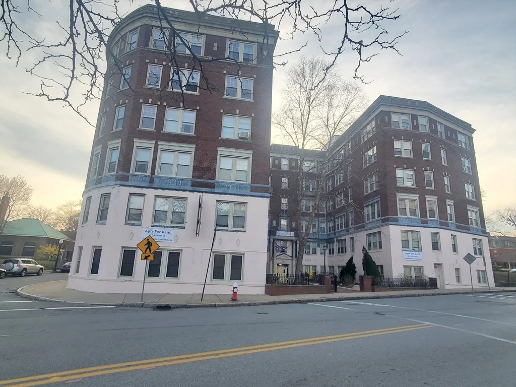 415 County St, New Bedford