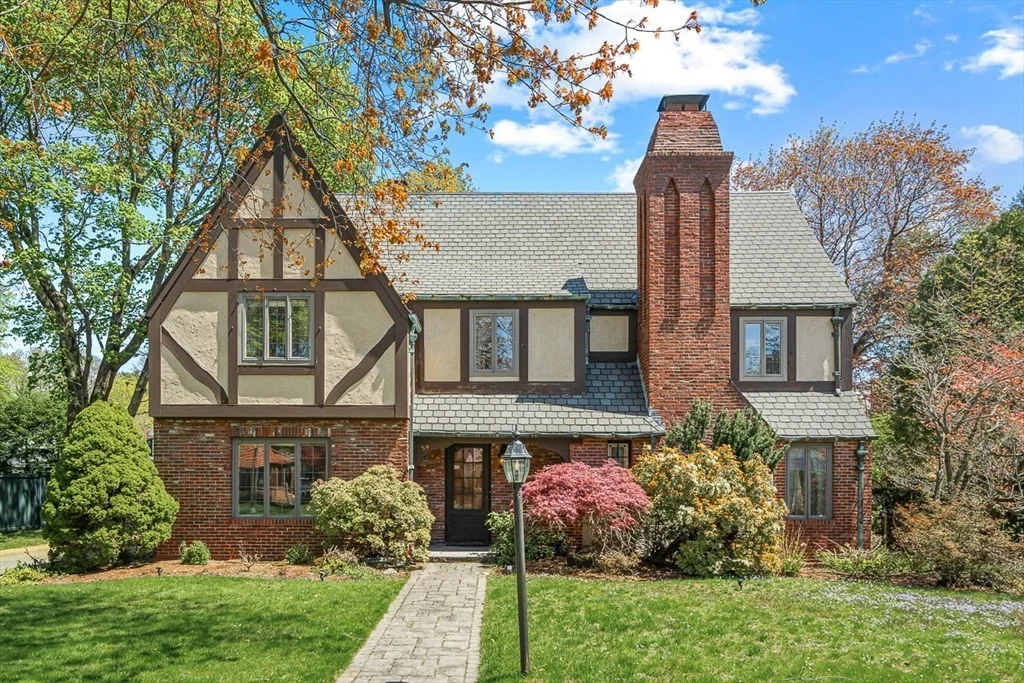 59 Wedgemere Ave, Winchester