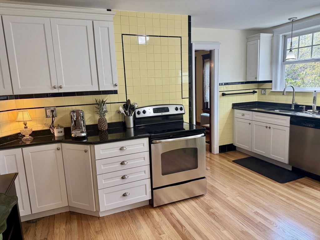 199 Hillside Ave, Needham Heights