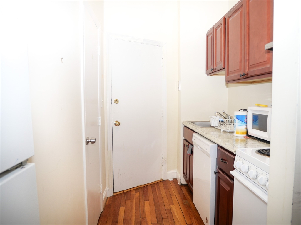 1482 Beacon St, Corey Hill