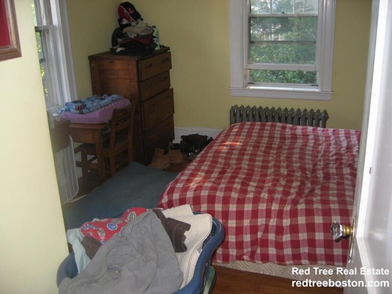 24 Oak Square Ave, Oak Square