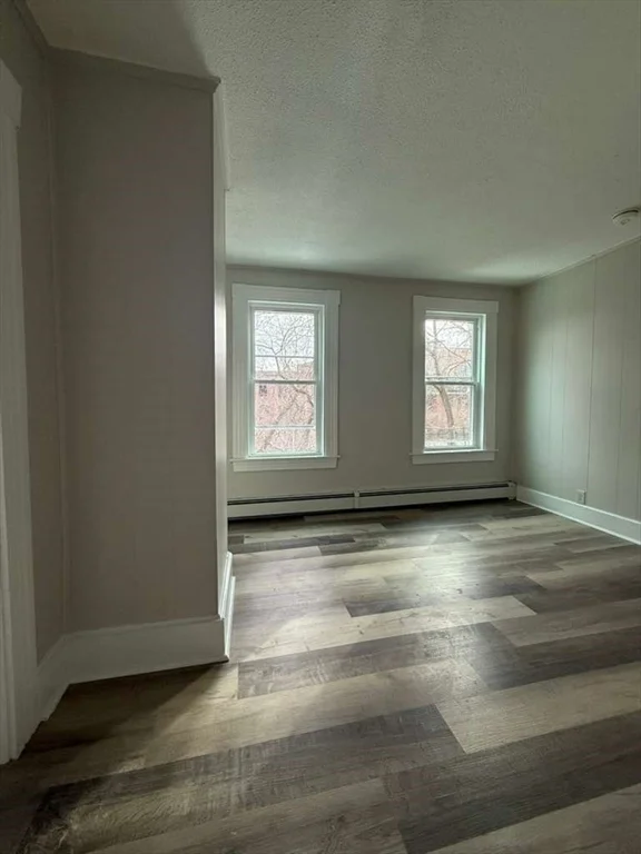 9 Granville St, Zip 01832