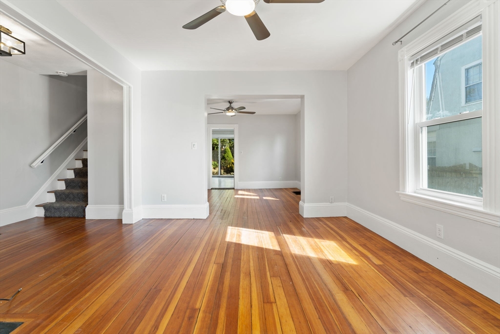 3 Clifford Ave, Beverly