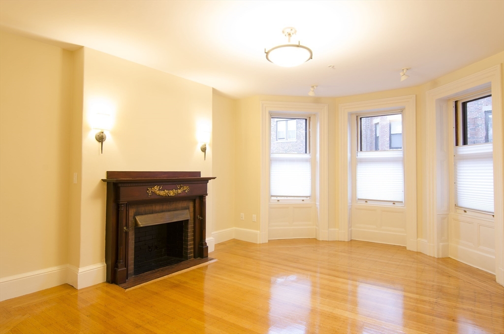404 Marlborough St, Back Bay