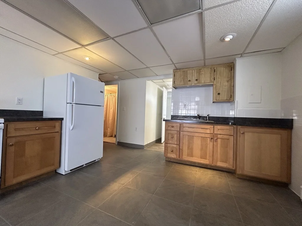 200 Main Street Apt 1, Spencer