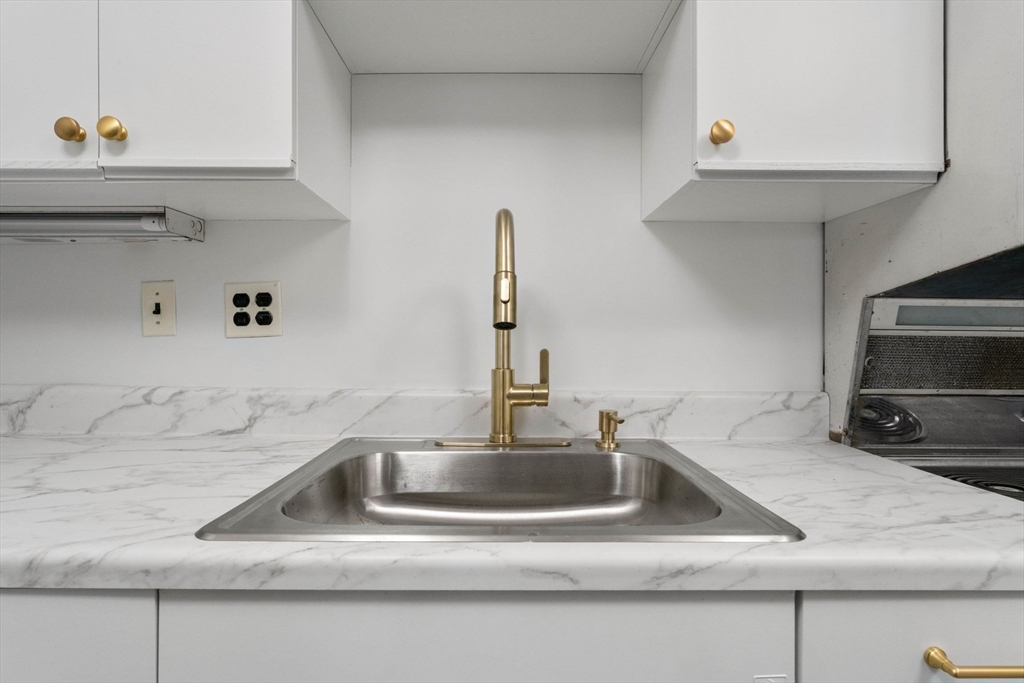 320 Commonwealth Ave, Back Bay