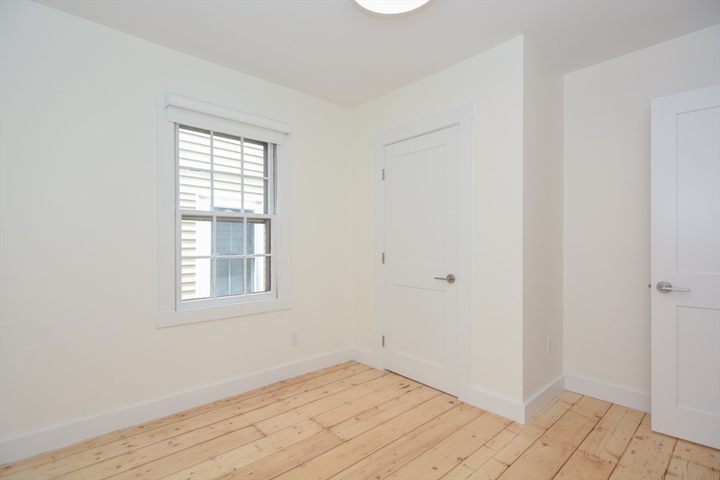 9 State St, Marblehead