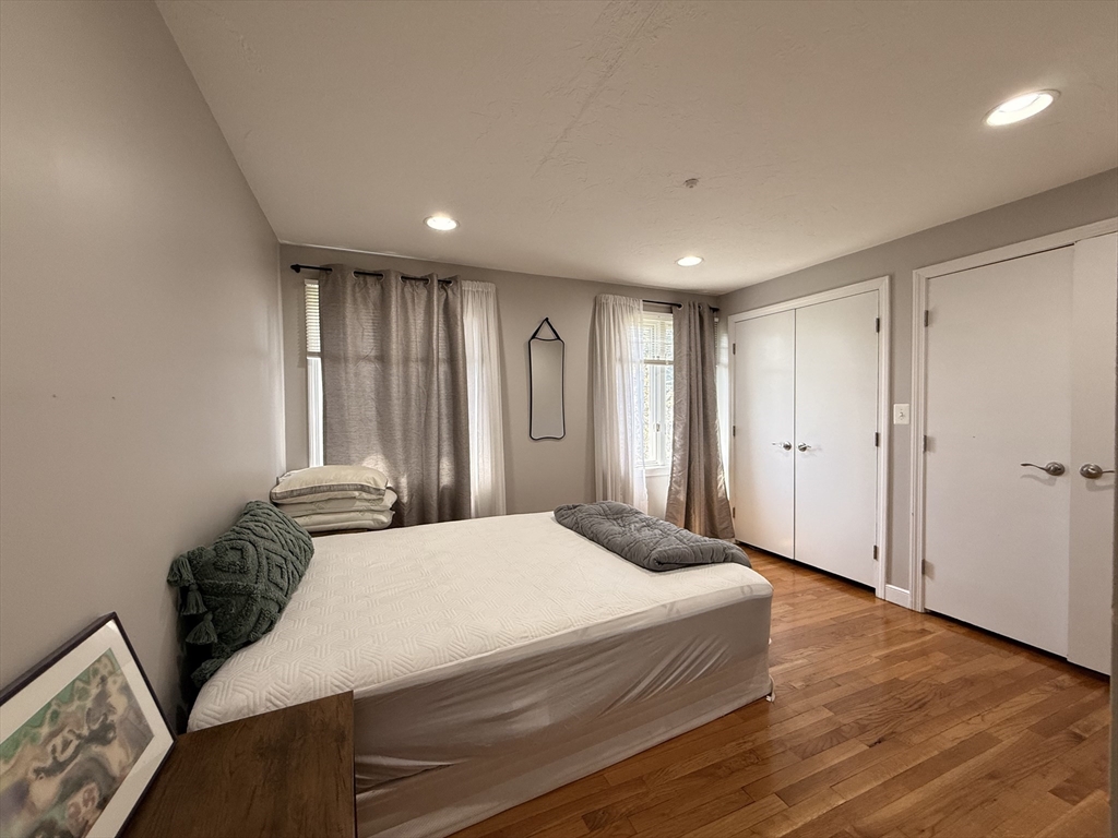 26 Hammond Pond Pkwy, Brookline