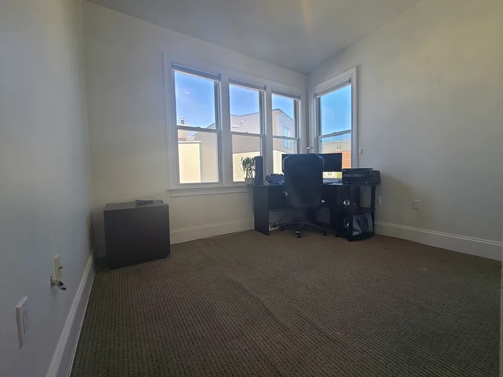 31 Jenkins St, South Boston