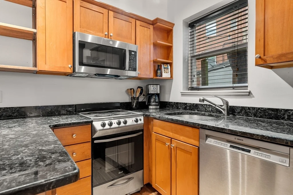 8 Moon St, North End