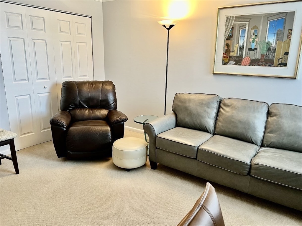 1006 Paradise Rd, Swampscott